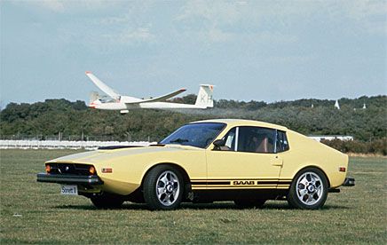 Sonett III kom som årsmodell 1970. Föregångaren hade formgivits av Björn Karlström med assistans av Gunnar A Sjögren när själva huvarrangemnaget skulle slöjdas till i och med motorbytet. När Sonetten skulle moderniseras gick uppdraget till italienska Sergio Coggiola med en tydlig order om att mittenpartiet av bilen skulle hållas intakt. Flipfronten ersattes av en adventkalenderlucka och det blev utfällbara grodögon. Visst använde Saab de italienska skisserna, men återigen fick Gunnar A Sjögren, GaS, rycka in och sätta den slutliga snitsen på bland annat bakpartiet. 1974 blev sista året efter att totalt 10 219 exemplar tillverkats.