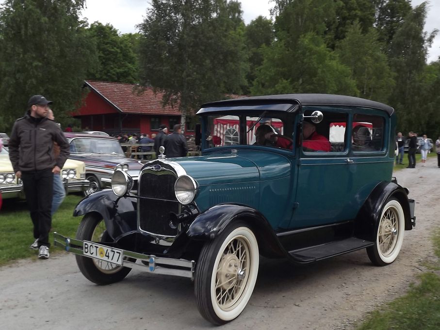 A-Ford beger sig iväg hemåt vid dagens slut.
