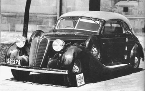 Tatra typ 75 1937, influenserna framför allt med rejält tilltagen cabriolet är påtagligt tysk.