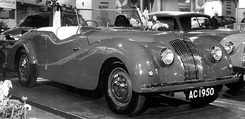 AC 2 litre fanns som sedan, cabriolet och en Buckland tourer, drygt 1200 exemplar byggdes på tio år.