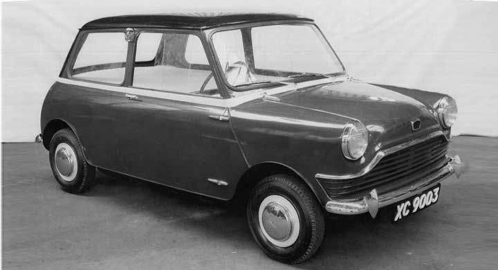 XC9003 börjar ta form fast med ett brett grin i fronten, året är 1957