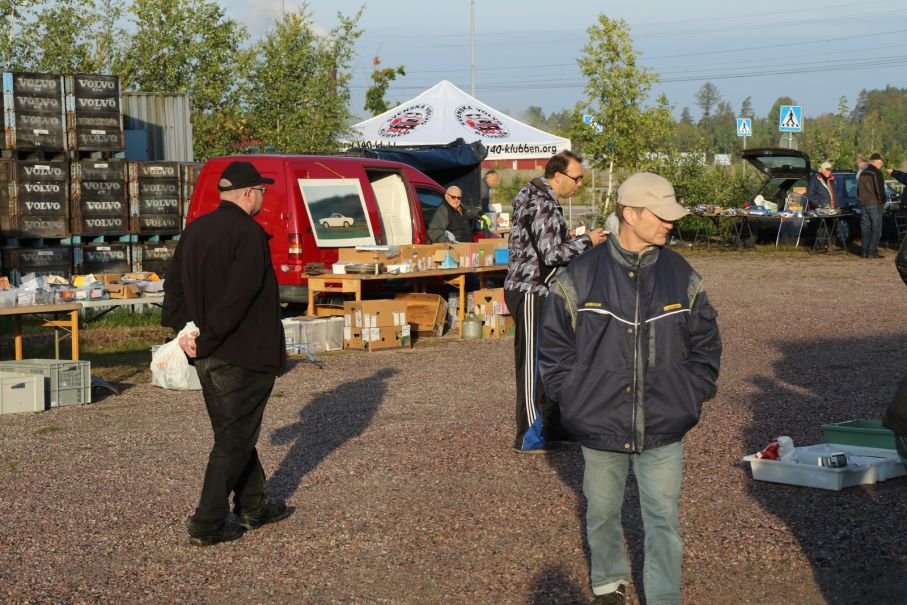 Reservdelar, en P1800-affisch eller kanske ett medlemskap i Svenska Volvo 140-klubben. Allt det här och mycket mer fanns att tillgå på förra årets bakluckeloppis.