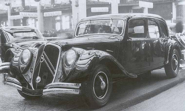 22CV skulle bli Citroens flaggskepp med V8 motor, framhjulsdrift och en slags automatlåda. Ett par prototyper byggdes och var snubblande nära att sättas i produktion. Några provvagnar byggdes men någon motor verkar inte blivit helt klar.