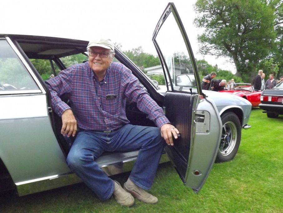 Car-Einar Mellander själv åkte denna dag Jensen FF, picnicträffen har han varit värd för i över 40 år!