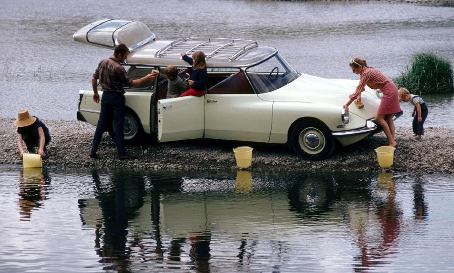 Citroën ID break blir ompysslad av sin familj, fast tvätta bilen med sjövatten? Kan man göra det mer galet?