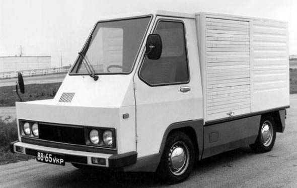 Inga skönhetspriser gick till den här prototypen från VAZ, 2802 Pony kallades den.