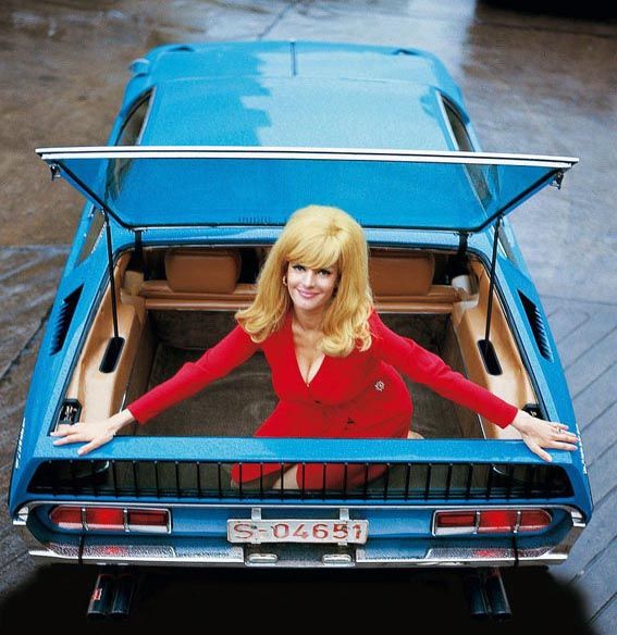 Luftigt och ocmbonat i Lamborghini Espada