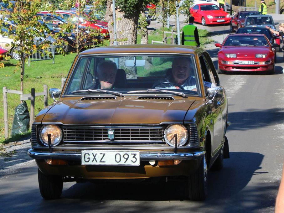 I sjuttiotalsbrunt, Toyota Corolla från 1974, en överlevare med låga mil.