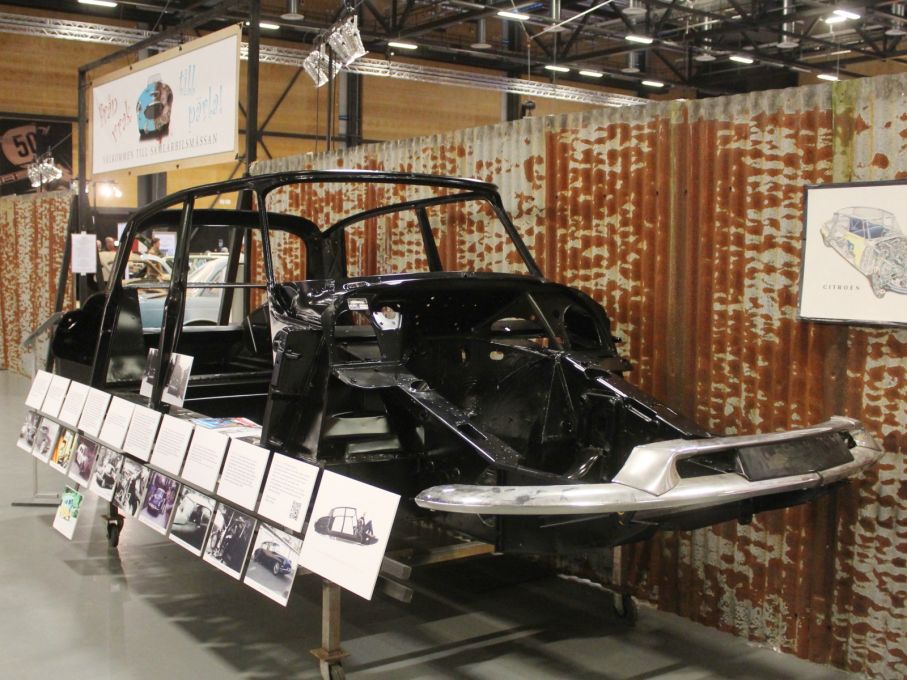Citroën DS, den nakna sanningen. Mikael Thelin går grundligt tillväga med renoveringen av 'Hjulius', en DS med fascinerande historik.