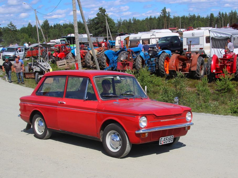 Kärt barn har många namn, så detta är ingen Hillman Imp, utan en Sunbeam Imp. Sunbeamvarianten hade dubbla förgasare och 51 hästar på den lilla 875cc motorn bak.