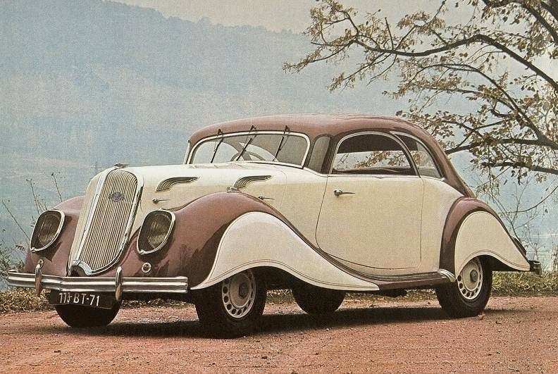 Dynamique kallades den här extravaganta modellen från Panhard, på kulmen av Atr Deco 1938