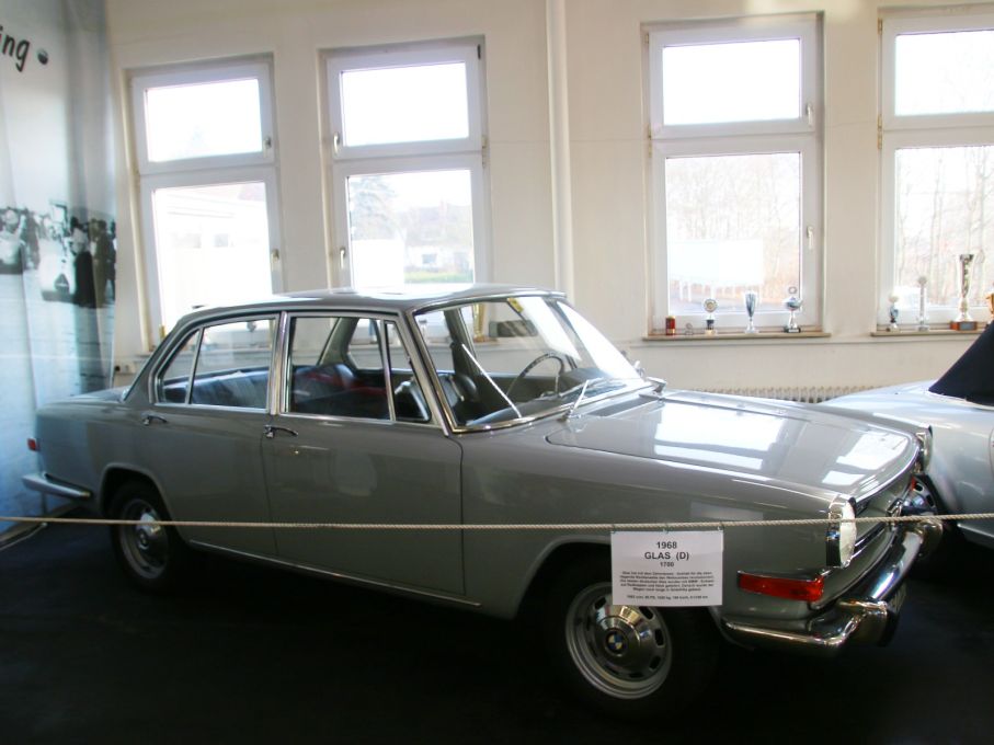 Glas stora mellanklassbil 1700 byggdes i drygt 13000 exemplar 1964 till 1968.