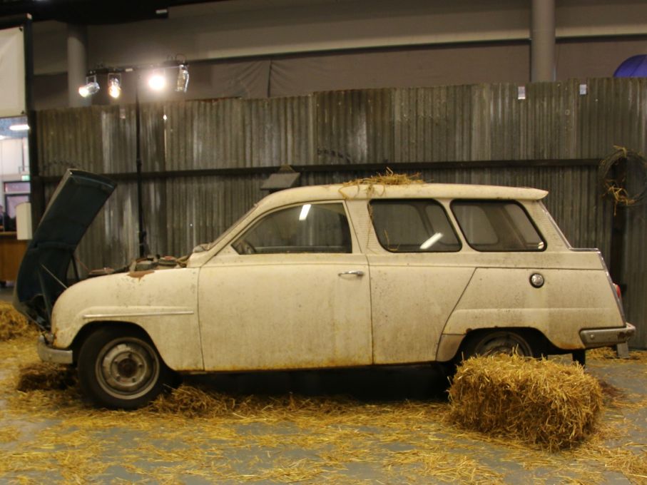 temat från vrak till pärla, vi börjar i ena änden med en Saab 95.