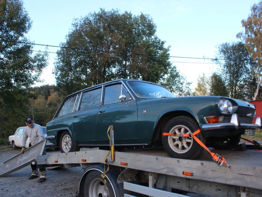 Vi börjar med att bilen hämtades i Hindås, för att parkeras i Härryda innan den togs ner till garaget i Landvetter