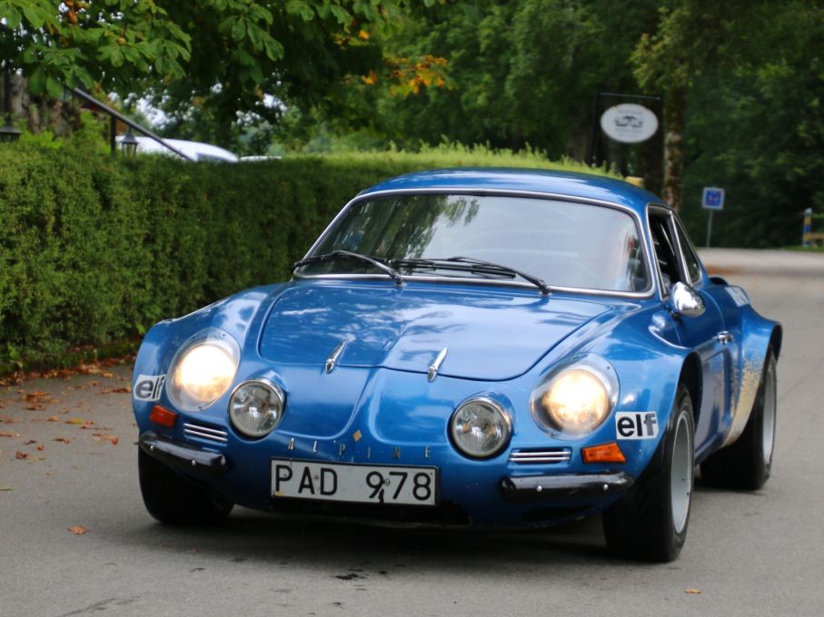 Säger man fransk sportbil tänker nog de allra flesta på Alpine A110, i blått såklart.