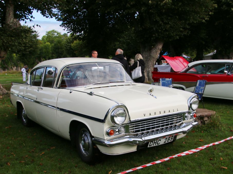 Vauxhall Velox är ju också en GM-bil, här från 1958