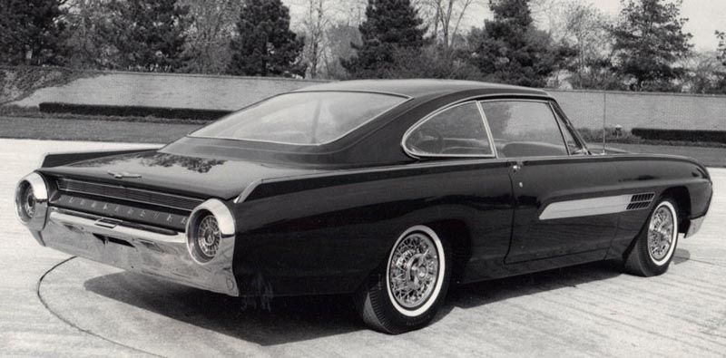 Ford Thunderbird som fastback? Idén fanns i början av sextiotalet men ratades. Men visst är taket ändå slående likt det som dök upp på Ford Capri drygt tio år senare?