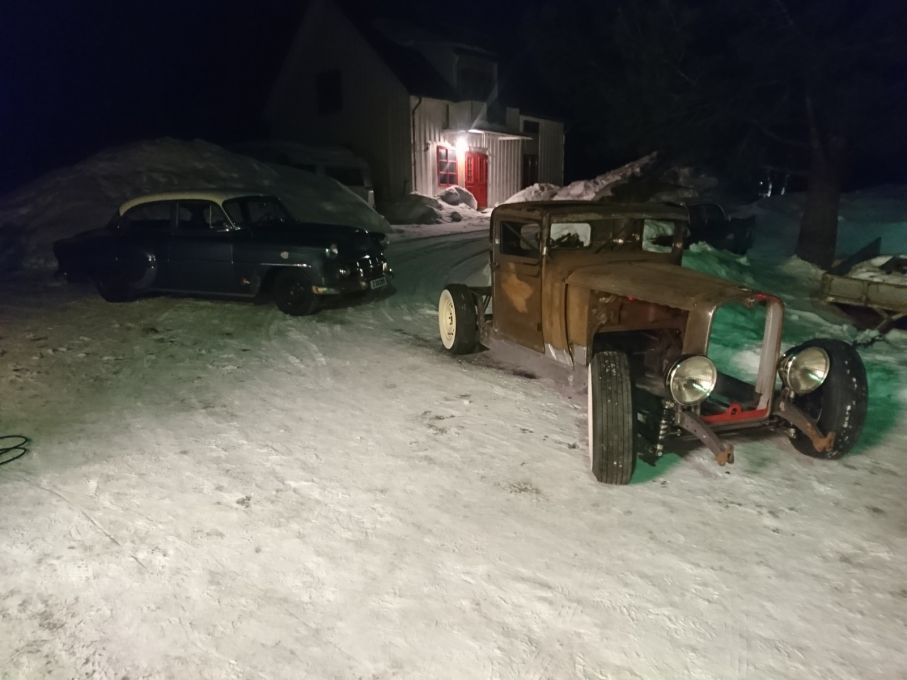 Plan Farfar ut för lastning och Plan 53 på stabil tomgång för att köras in i verkstan för en sista genomgång inför långresan söderut.