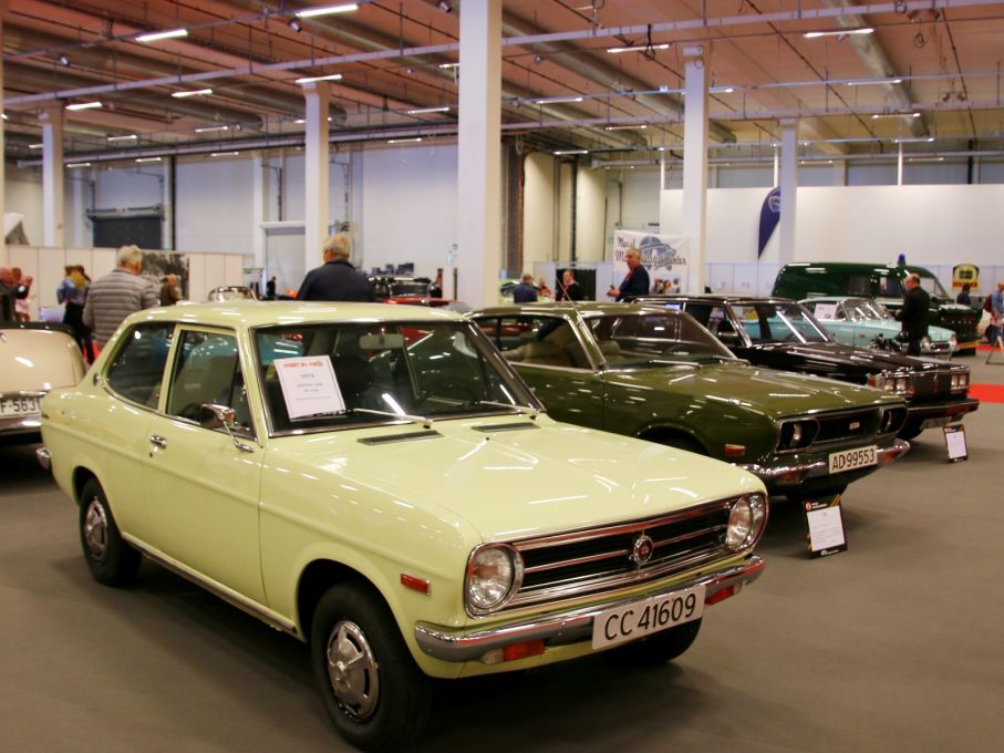 Mer japaner, närmast Datsun 1200 från 1973