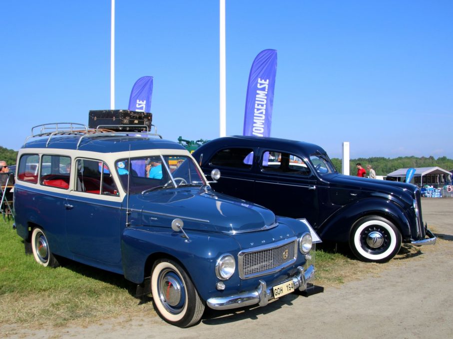 Volvomuseet ställde ut några av sina bilar. Duett och Carioca