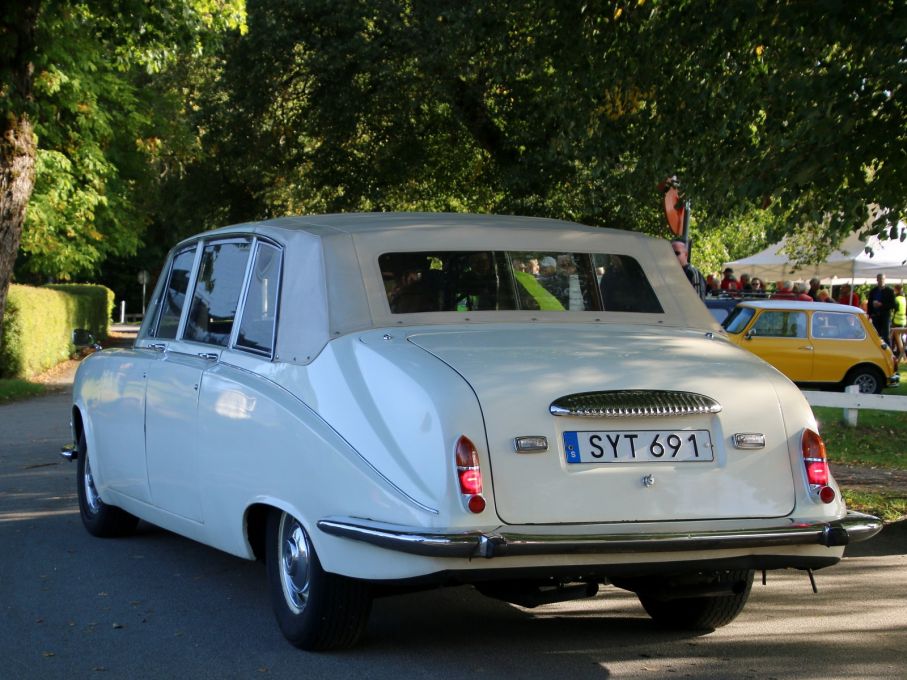 Störst på Hofsnäs denna dag, Daimler DS420 landaulet.