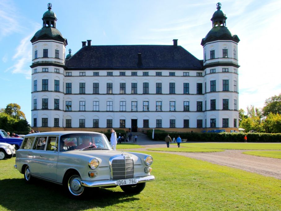 Sällsynt Safari vid slottet. Mercedes ovanliga kombimodell som egentligen inte var deras egna.