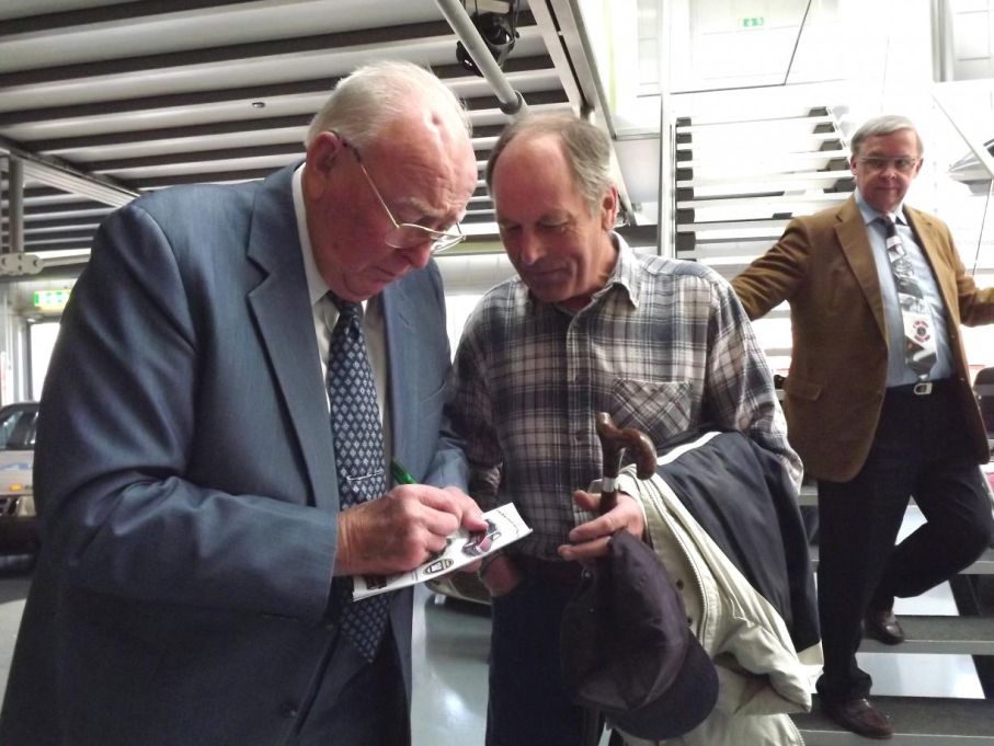 Autografpennan gick varm...