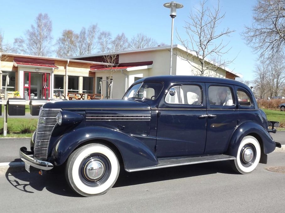 Och en fin Chevrolet årgång 1938