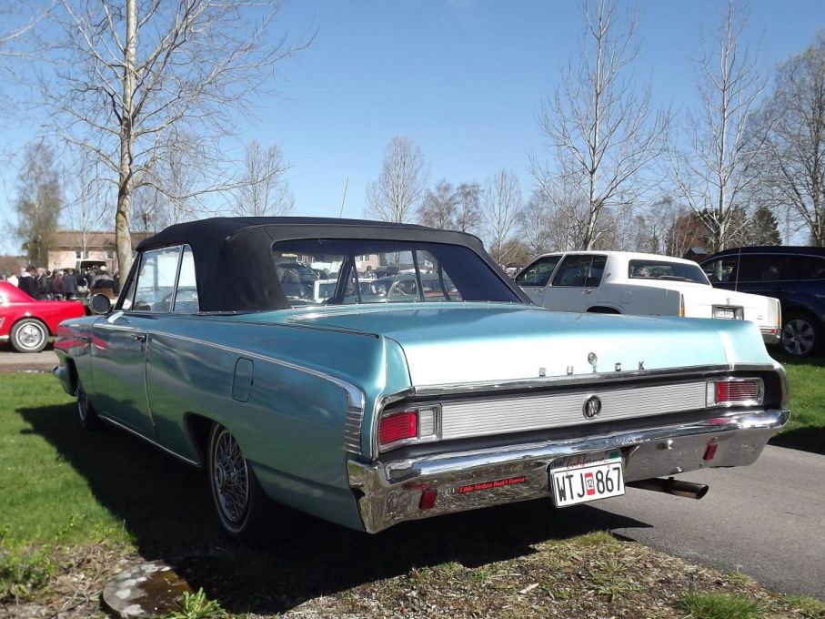 Udda jänk 1 Buick Skylark cabriolet, dessa tidiga mellanklassbilar från 60-talet ser vi inte så ofta i Sverige