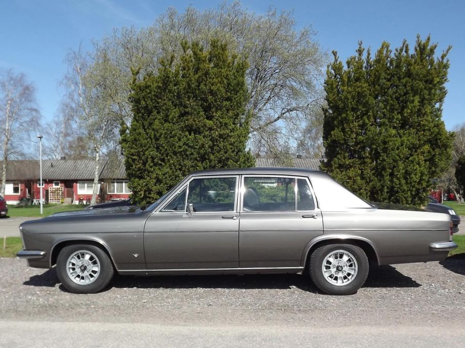 Stortysk 2. Opel Diplomat 1975, Opels stora B-kaross såldes väldigt sparsamt här och denna är importerad senare från Tyskland.
