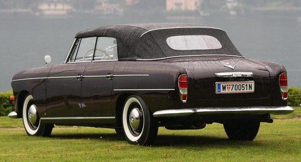 Och en 3200 fyrdörrars cabriolet gjordes 1960.
