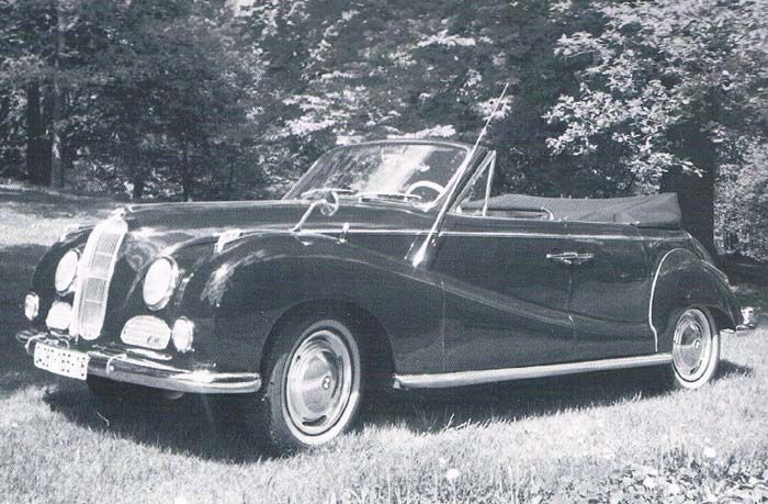 en annan 3200 tourer fast med originalets linjer i behåll beställdes av Algeriets president Ben Bella 1960