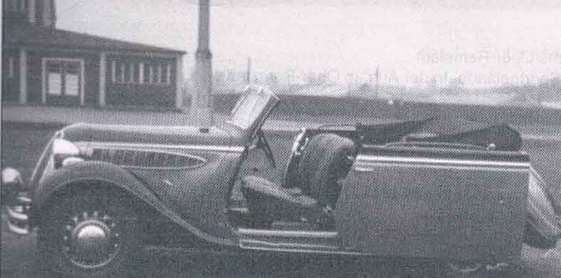 1938 sägs denna praktiska skjutdörr på en BMW 326. Autenrieth byggde två sådana efter patent från karossmakaren James Young i England. Samma patent användes senare av Volkswagen för skjutfdörrarna på typ 2 bussen.