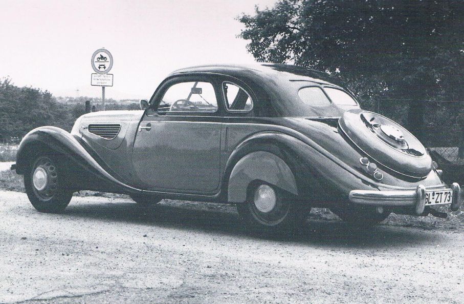 elegant 327 coupe, runt 50 stycken byggdes på 327 och 328 runt 1938-39
