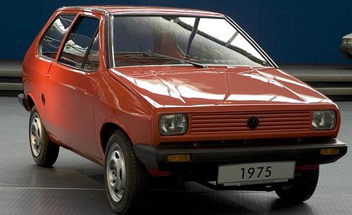 Samma år i Tyskland, fullgången prototyp från Volkswagen, snäppet mindre än den då nyligen lanserade Polo men Chicco fick likt askungen stanna inlåst när balen hölls.