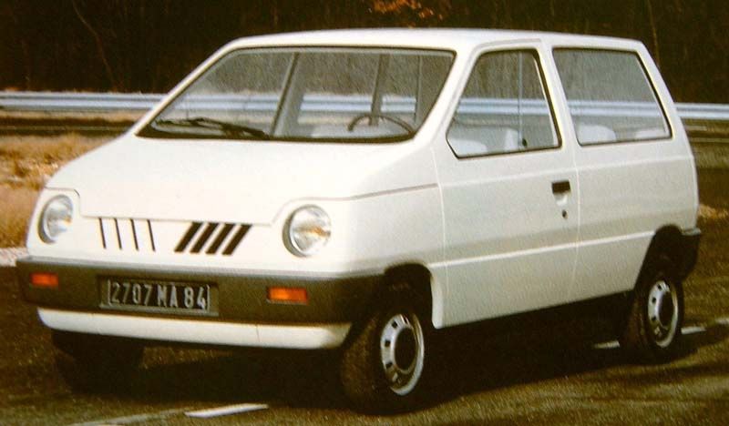 Frankrike, Matra är lite av karossbyggare och tankesmedja, främst åt Renault. Den revolutionerande Espace kom till exempel därifrån. Som en Espace som krympt i tvätten var X45 som spånades fram för att ersätta Renault 5 runt 1984. Lilla femman kom dock att behålla sin popularitet många år till, men däremot kan man tydligt se ett visst släktskap kommande Twingo, som presenterades 1993.