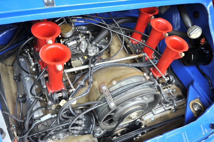 Porsche-trumpeter