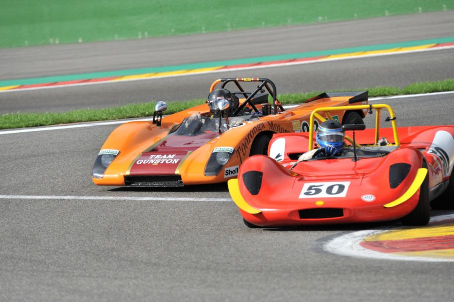 Nr 50, Georg Kjällgren (Daren Mk2) följd av Frank Jacob (Lola T212)